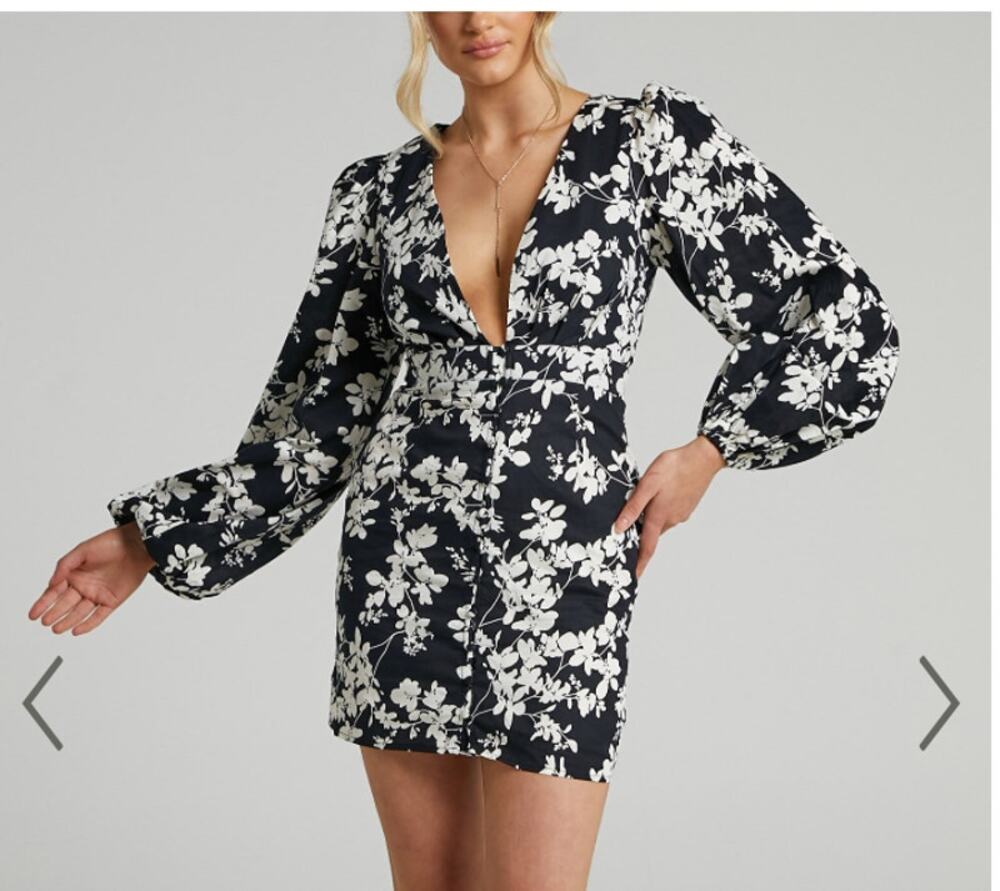 NEW Showpo Ambretta Plunge V Neck Dress Maloon Sleeve Black Floral Size US 4